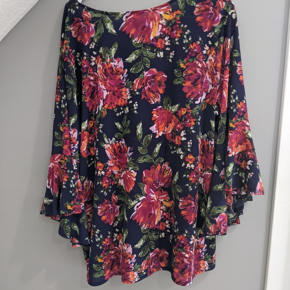 Ladies shirt - Picture 4 of 6